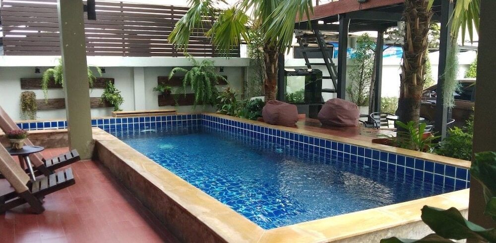 Банг Пхли: The Suvarnabhumi Apartment