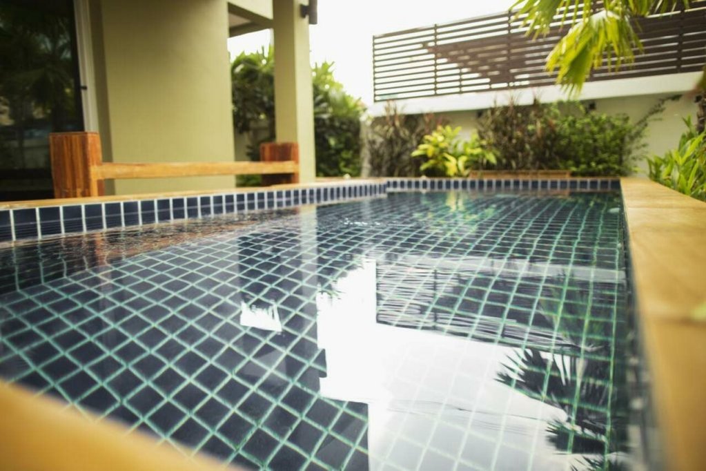 Банг Пхли: The Suvarnabhumi Apartment