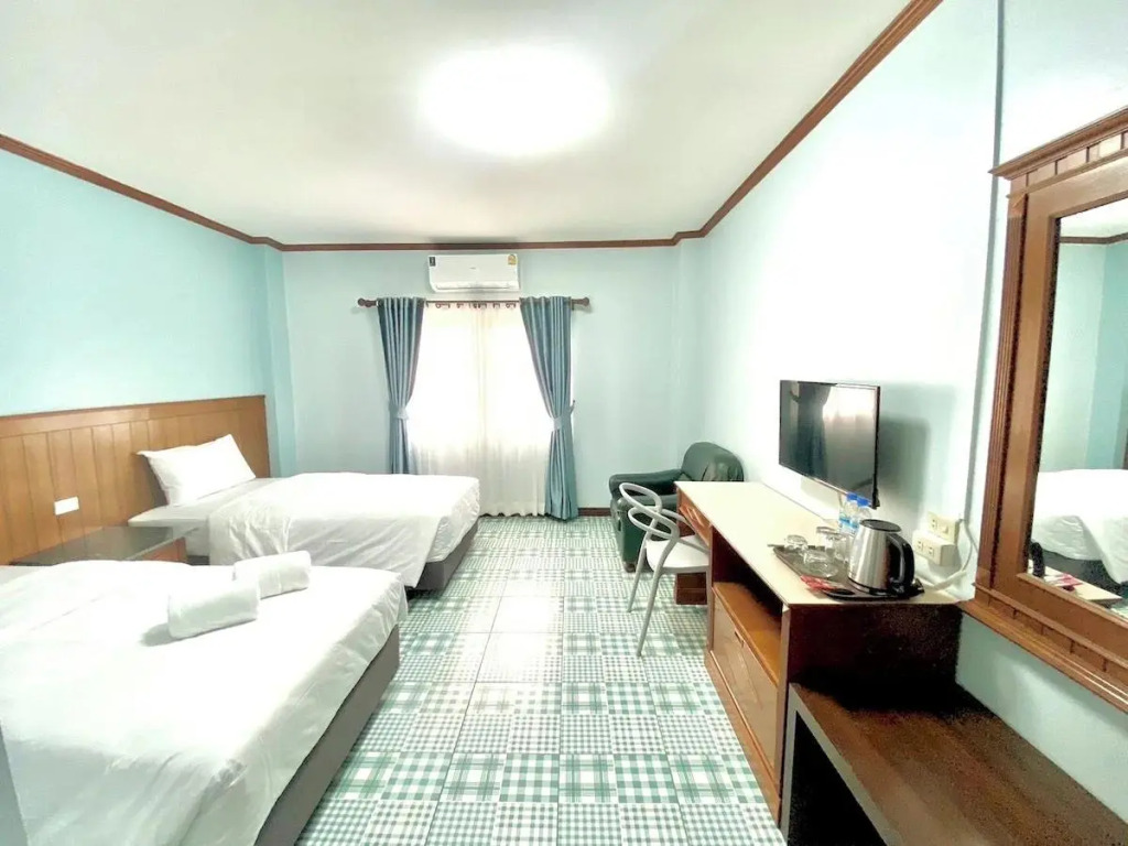 Чайнат: Chainatgrand Hotel
