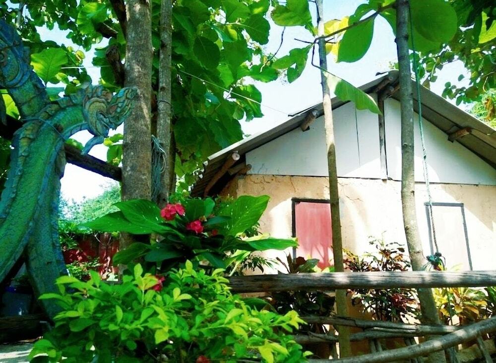 Дой-Сакет: Tiddin Resort & Garden