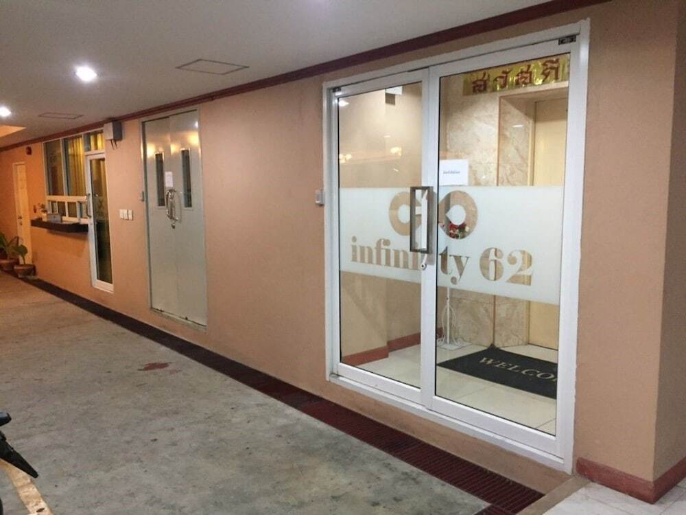 Бангкок: The Infinity 62