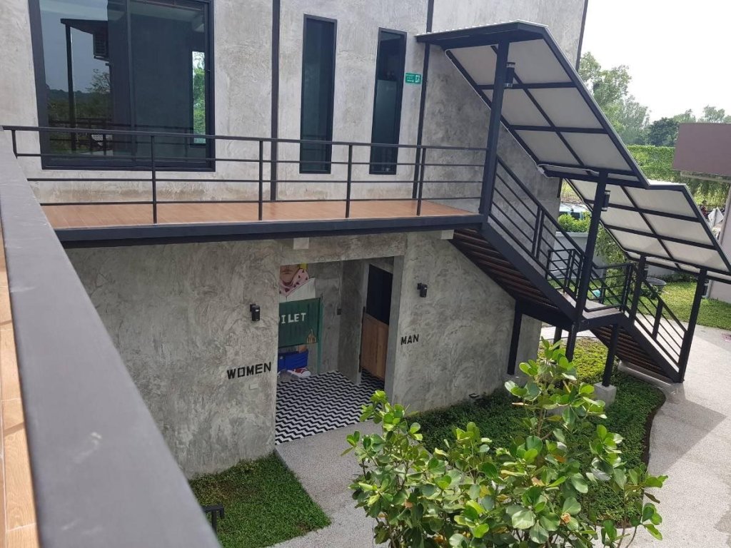 Столичный район Чантхабури: Phuengluang Riverside Hotel Chanthaburi