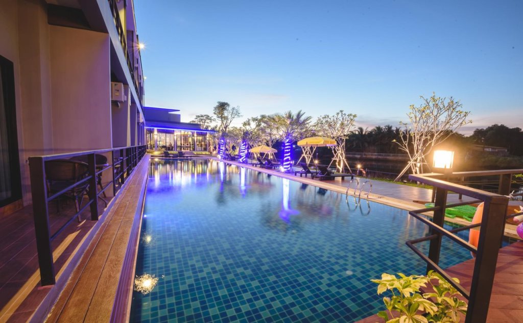 Столичный район Чантхабури: Phuengluang Riverside Hotel Chanthaburi