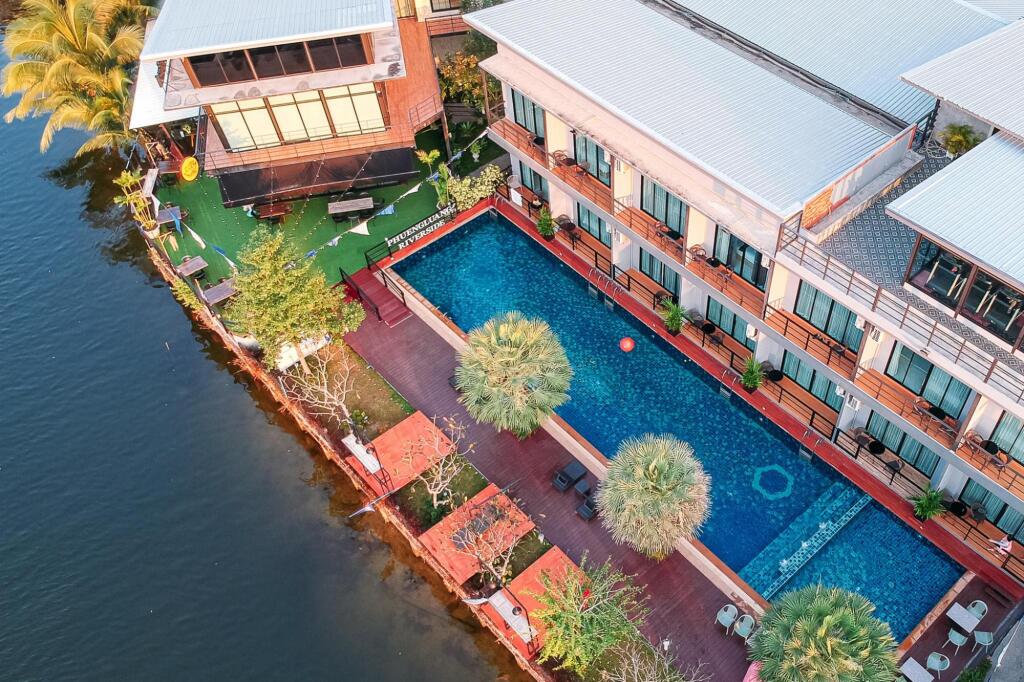 Столичный район Чантхабури: Phuengluang Riverside Hotel Chanthaburi