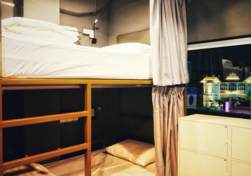 Бангкок: Forrest Bangkok Hotel - Hostel