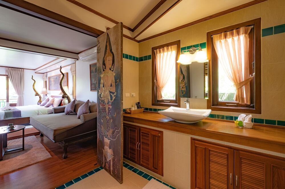 Кату: Villa Maëlle