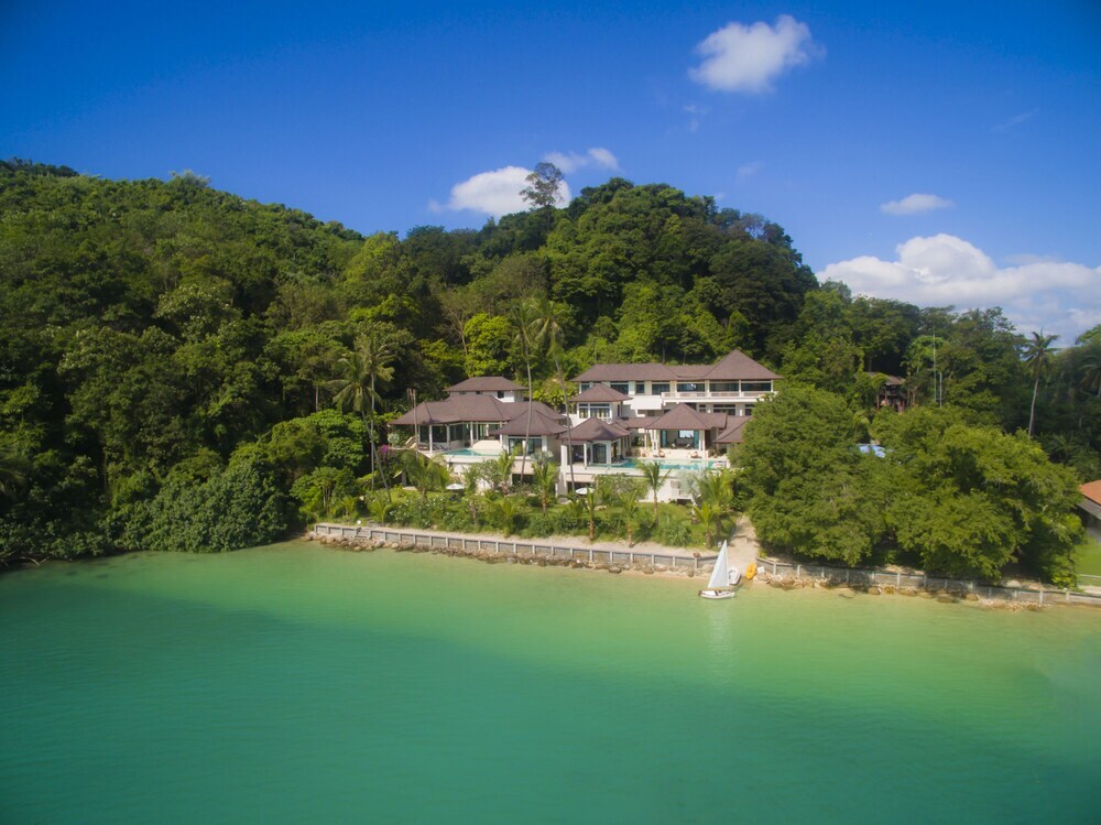 Beach Front Luxury Villa Hai Leng — фото 3
