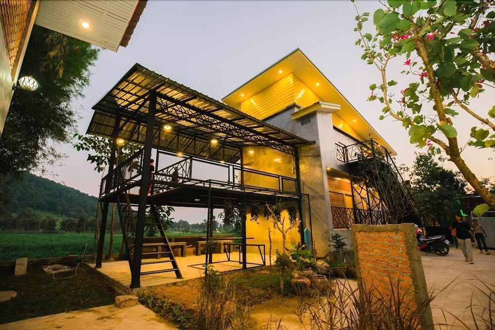 Мей-Сот: Oxygen Homes&Hills