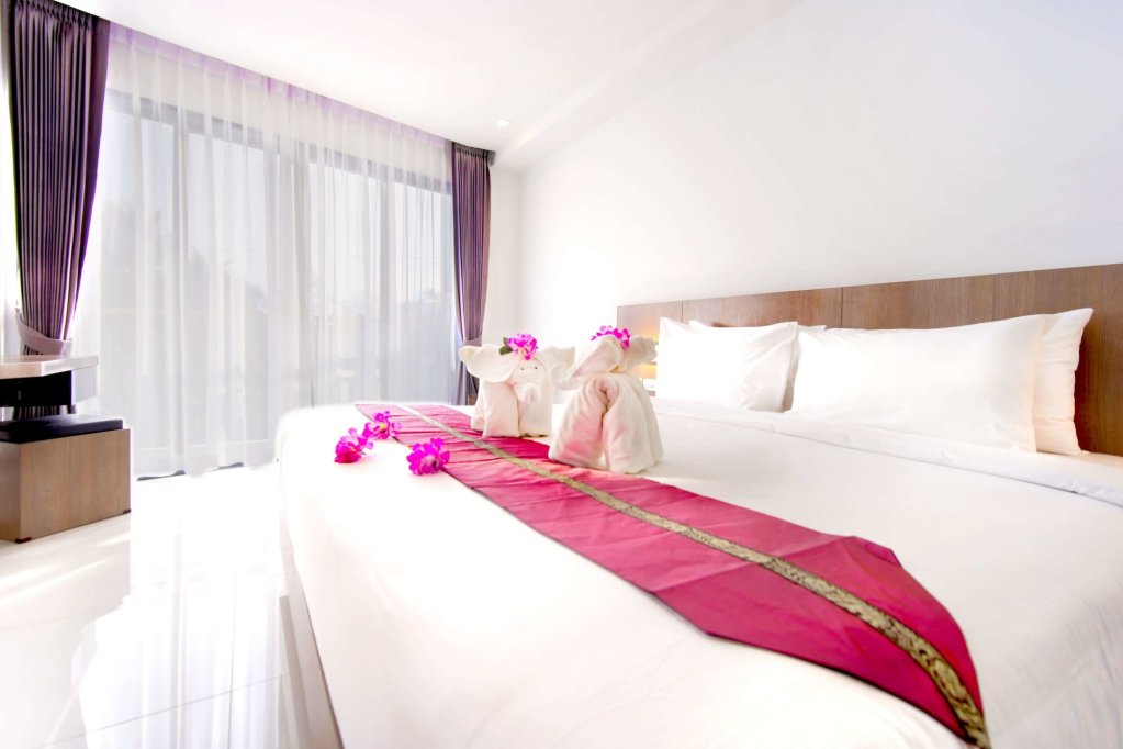 Муанг: Phoenix Hotel Karon Beach