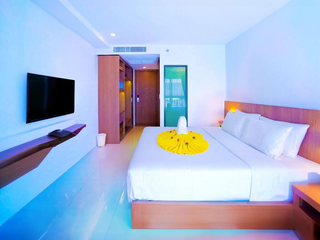 Муанг: Phoenix Hotel Karon Beach