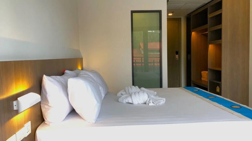 Муанг: Phoenix Hotel Karon Beach