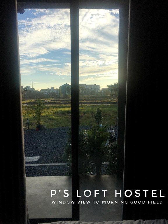 Маха Сарахам: P Loft Hostel