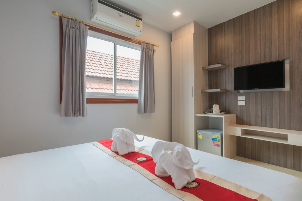 Кату: Baan Thai Beach Side Residence