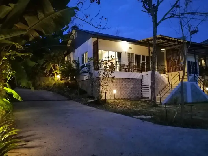 Тхаланг: Twin Villa