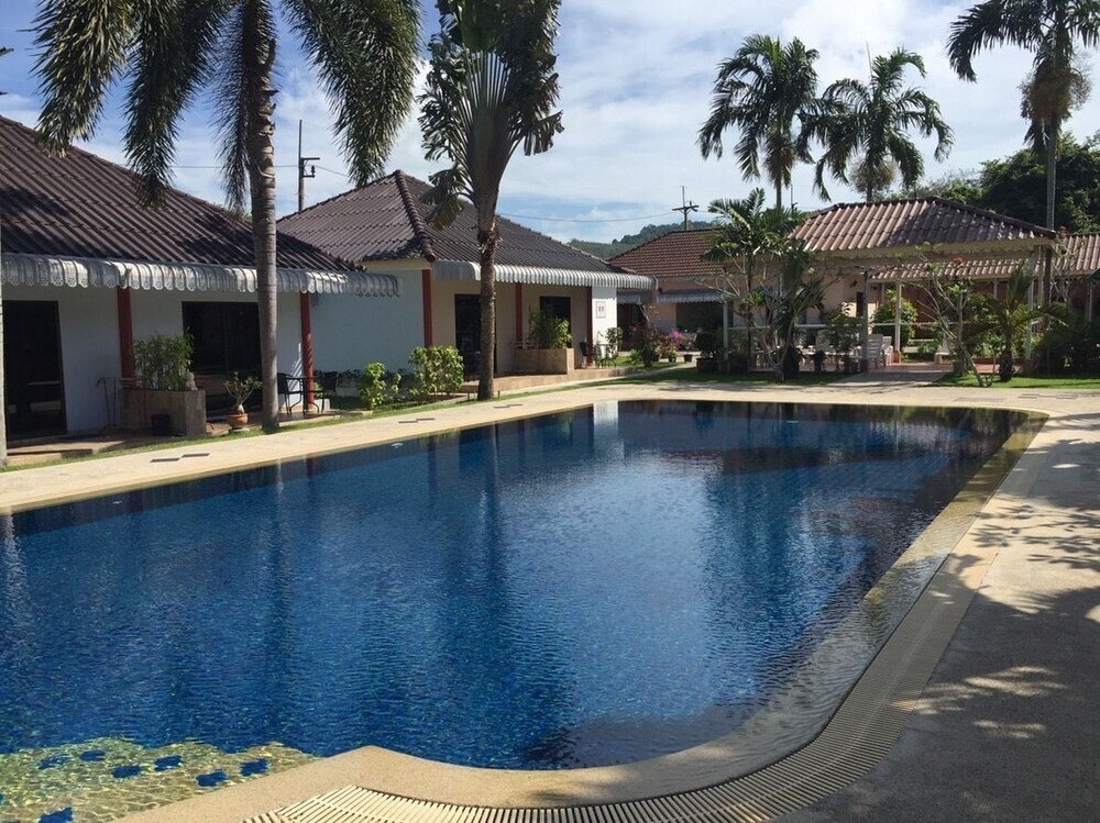 Тхаланг: MaikhaoBeach Home