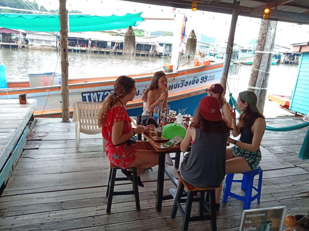 Чумпхон: Rub Lom Chom Klong  by Fisherman Village
