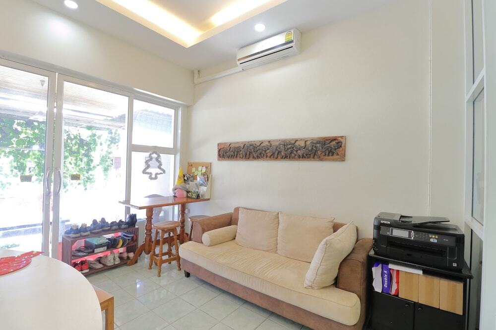 Банг Пхли: Saen Sabai Hostel