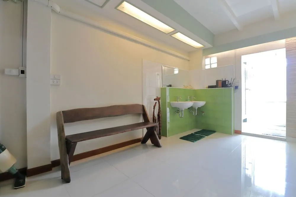 Банг Пхли: Saen Sabai Hostel
