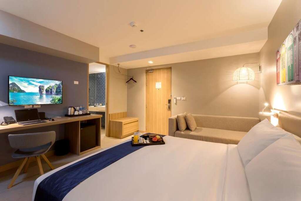Патонг: Отель Journeyhub Phuket Patong