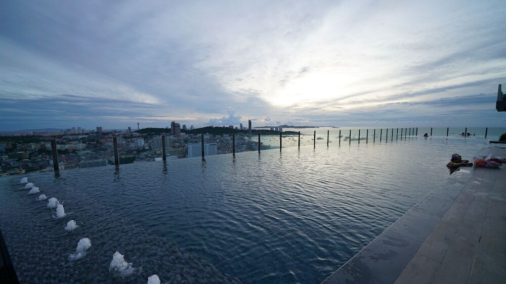Паттайя: The Base Central Pattaya BY U Plus