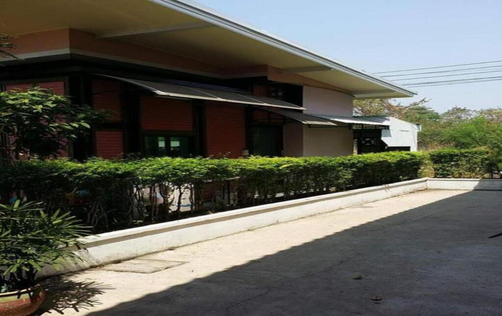 Прачинбури: Narasiri Service Apartment
