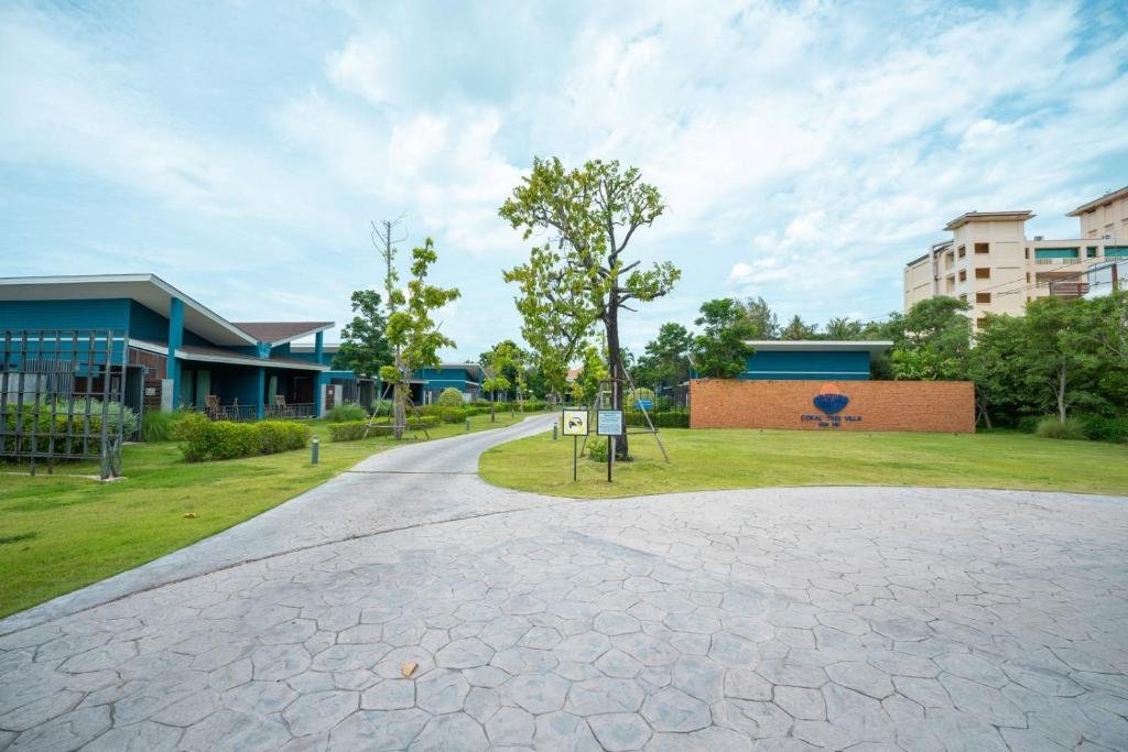 Чаам: Coral Tree Villa Huahin