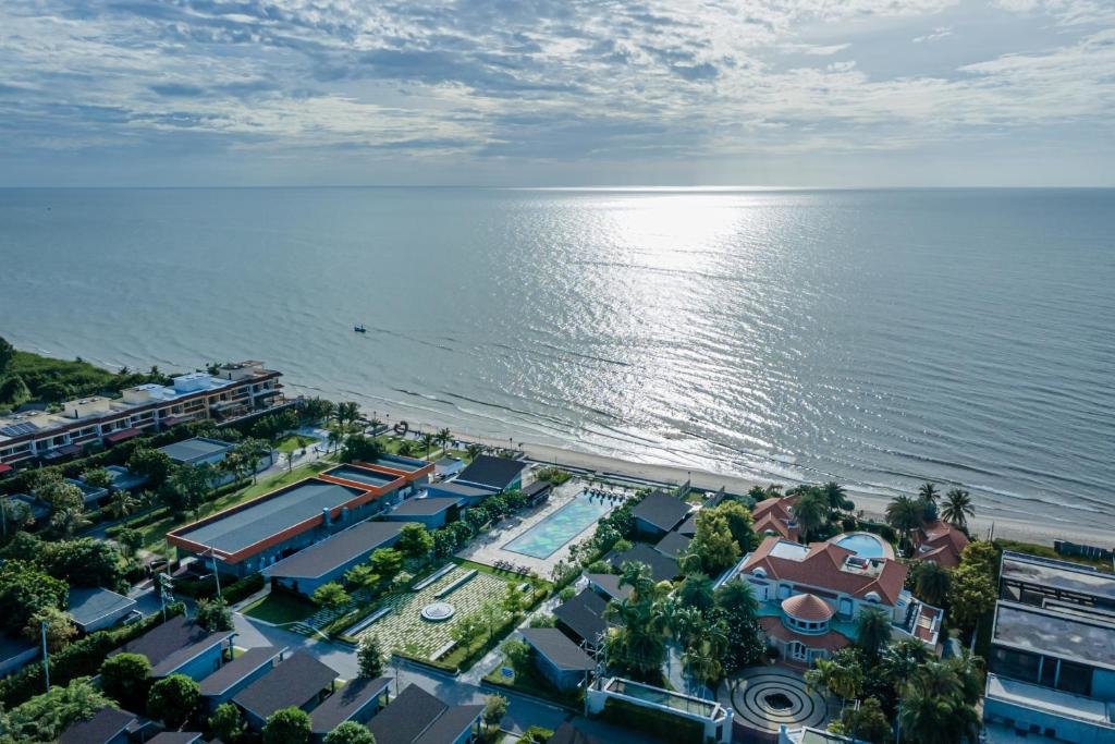 Чаам: Coral Tree Villa Huahin