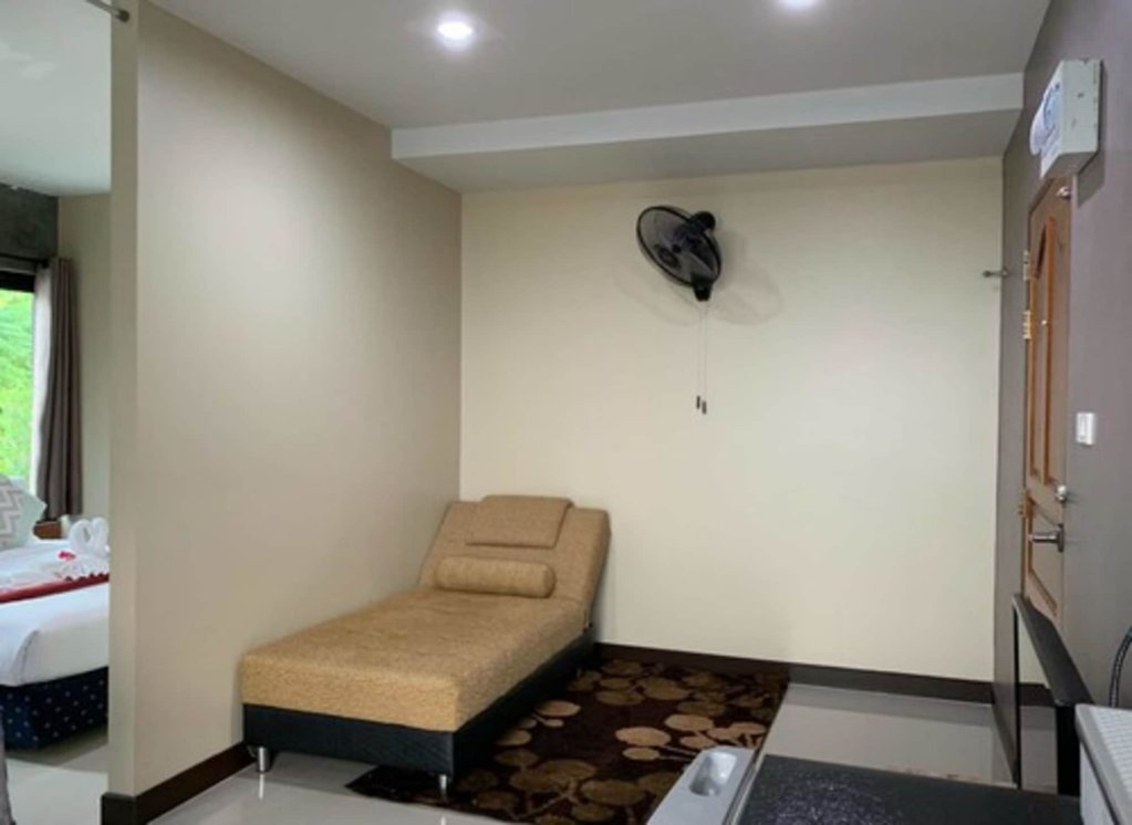 Тхаланг: Isayarada Apartment