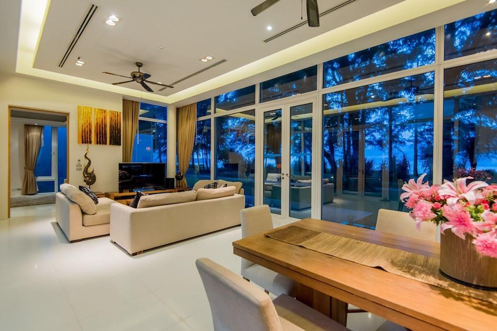 Тхаланг: Excellence Beachfront Villa