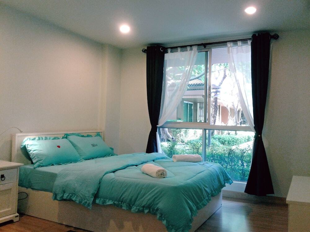 Бангкок: Apartment at Bangkok Near Pool