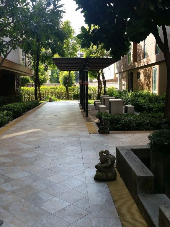 Бангкок: Apartment at Bangkok Near Pool