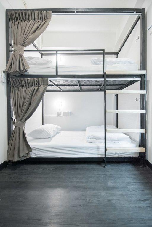 Бангкок: Moon House Hostel