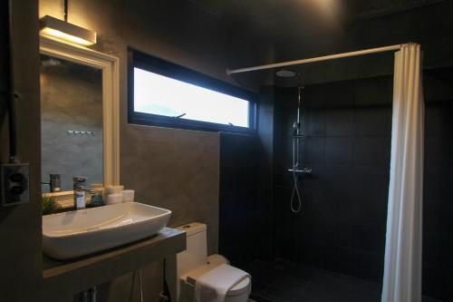 Сам-Рои-Йот: Goodhope Villa