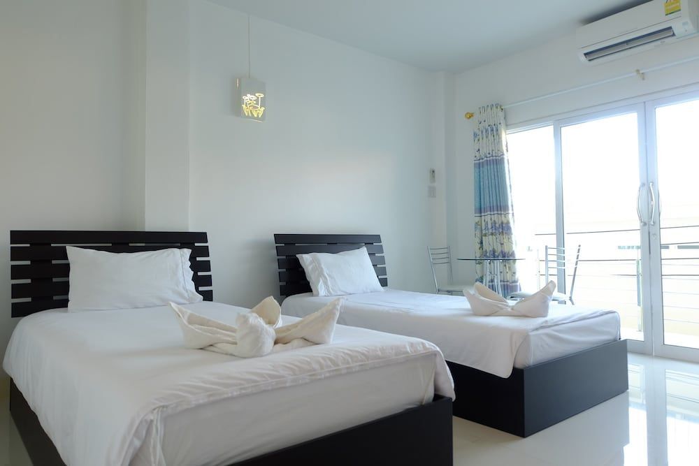 Мей-Сот: R J House Resort