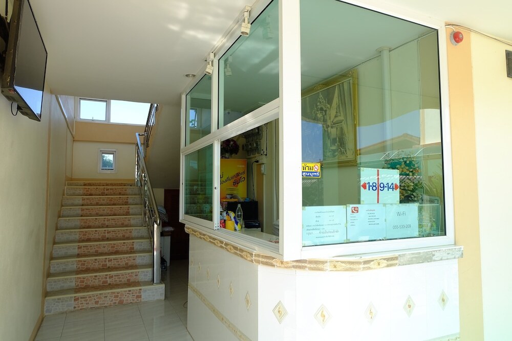 Мей-Сот: R J House Resort