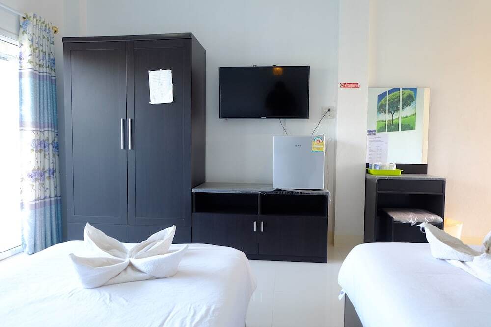 Мей-Сот: R J House Resort