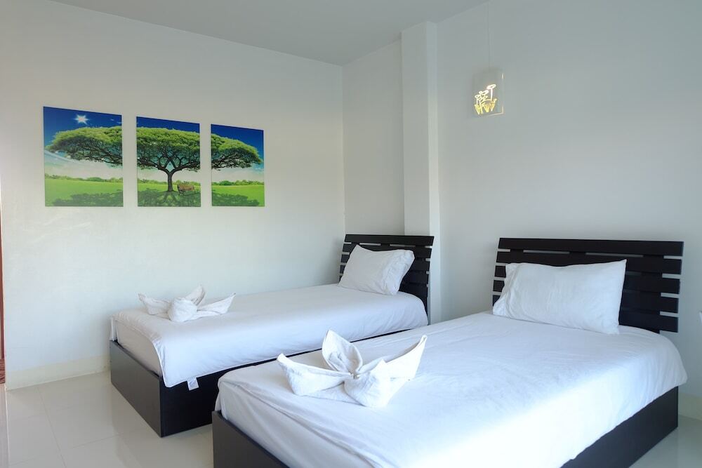 Мей-Сот: R J House Resort