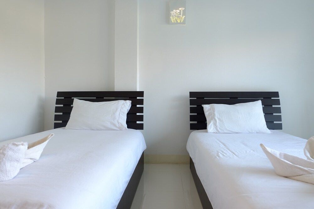 Мей-Сот: R J House Resort