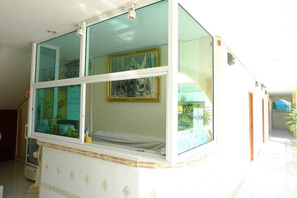 Мей-Сот: R J House Resort
