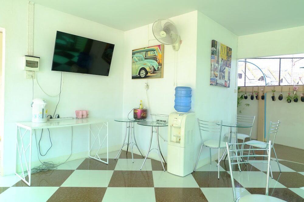 Мей-Сот: R J House Resort