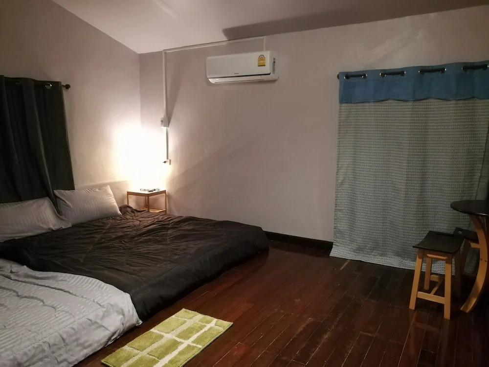 Кхэм Сон: Green Hills Home
