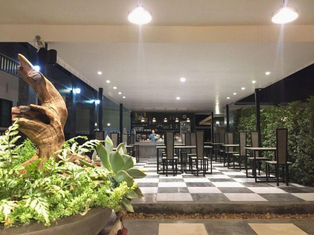 Мей-Сот: Phetcharat Grand Hotel Maesot