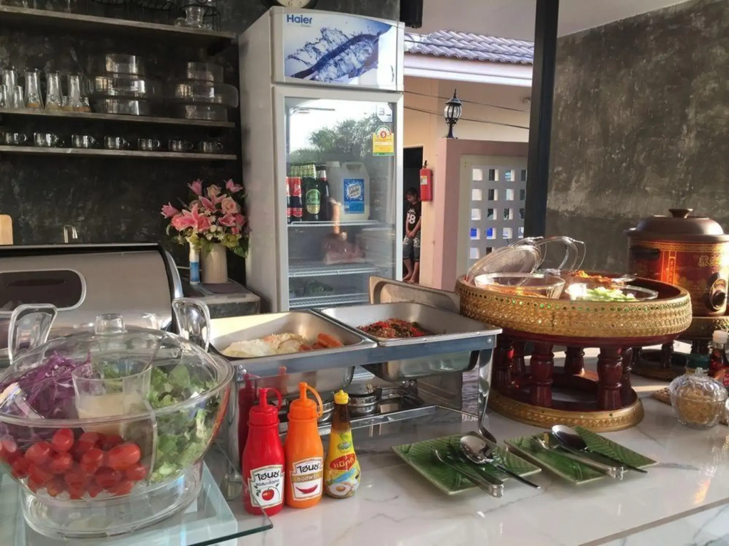 Мей-Сот: Phetcharat Grand Hotel Maesot