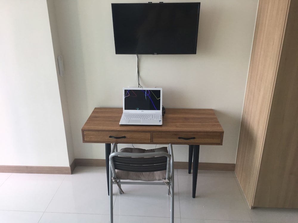 Паттайя: Frank's Condo at Riviera Wongamat