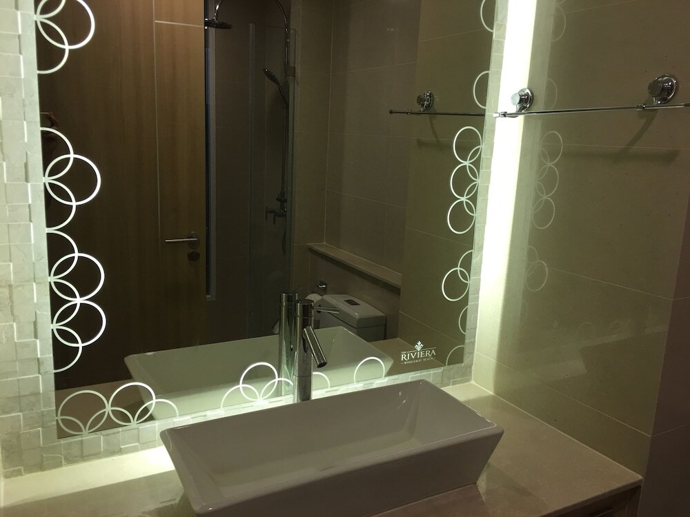 Паттайя: Frank's Condo at Riviera Wongamat