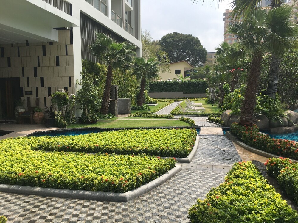 Паттайя: Frank's Condo at Riviera Wongamat