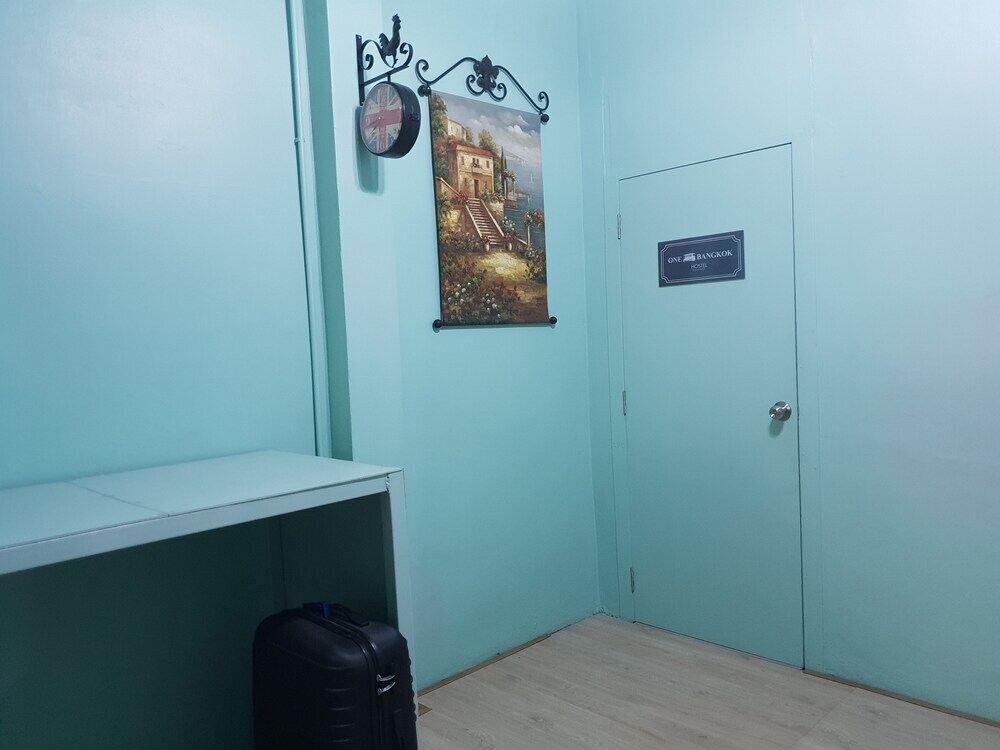 Бангкок: One Bangkok Hostel @Love District