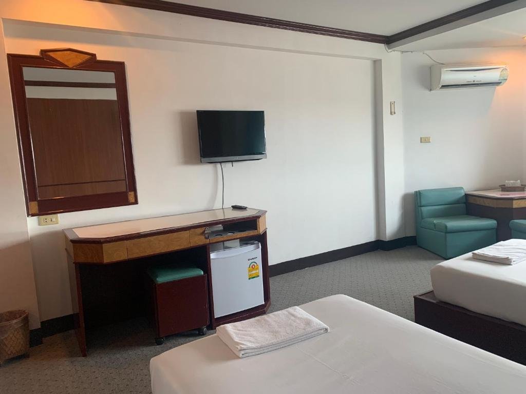 Пхитсанулок: Golden Grand Hotel SHA