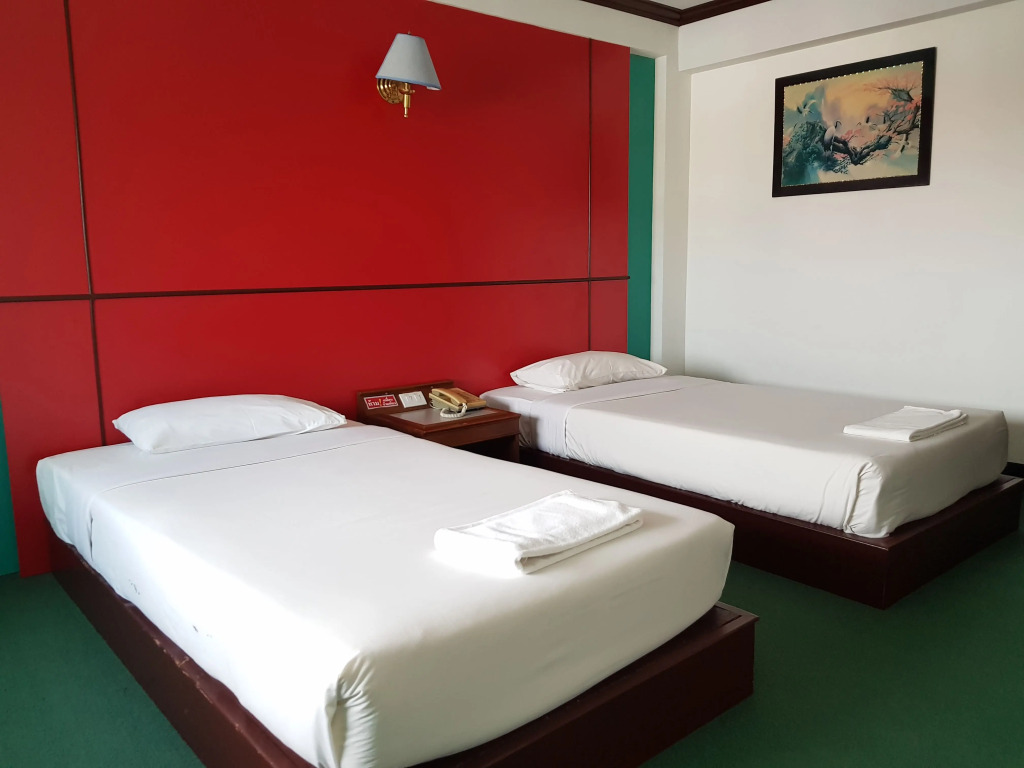 Пхитсанулок: Golden Grand Hotel SHA