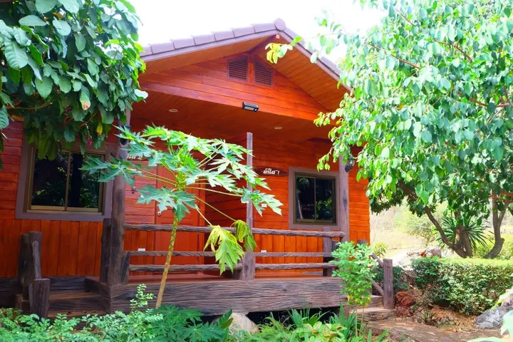 Сай Йок: Fahsuai Namsai Baimai Resort